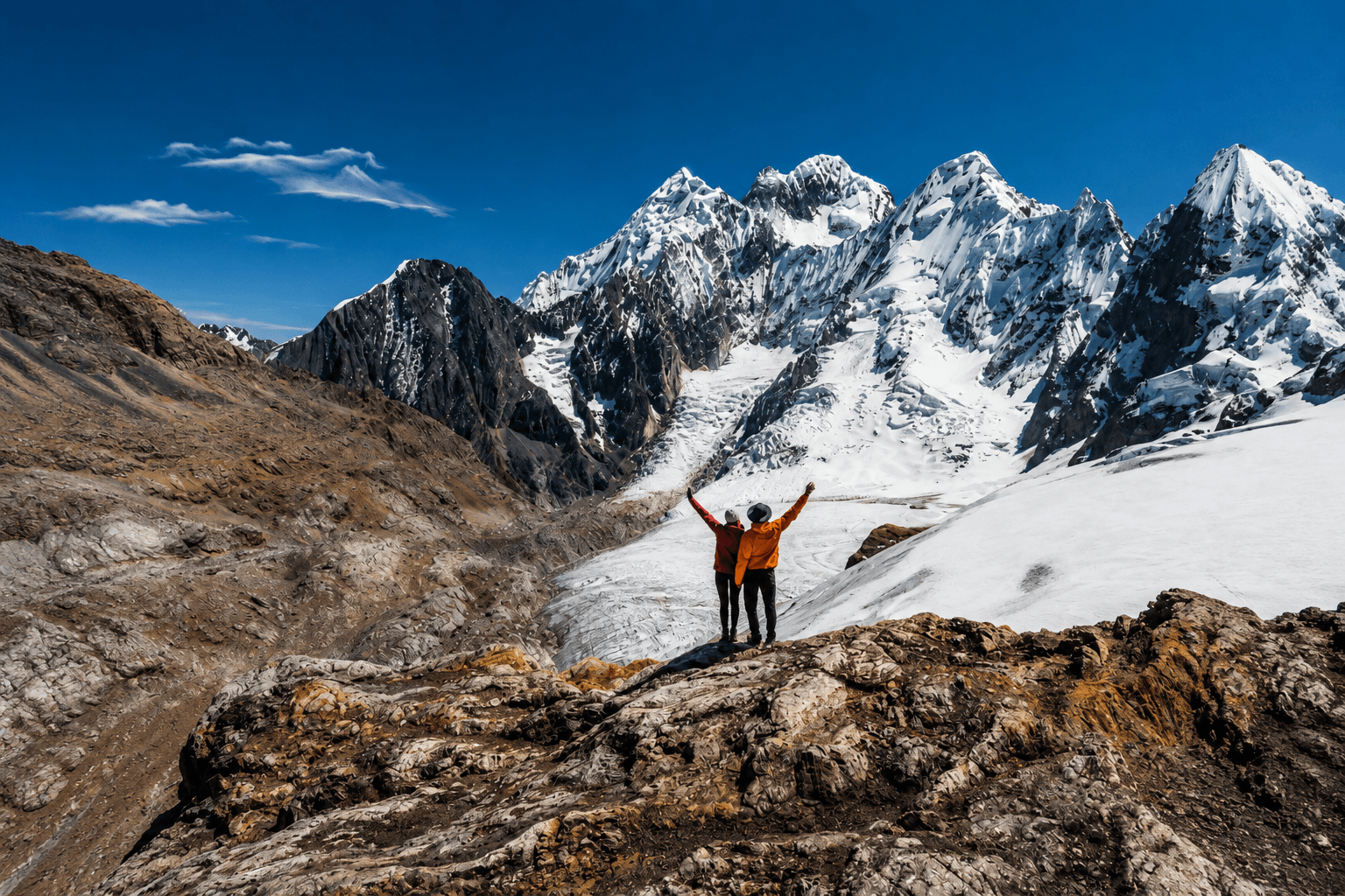 Huayhuash (4,300 m) → Paso Trapecio (5,000 m) → Valle del Elefante (3,900 m)